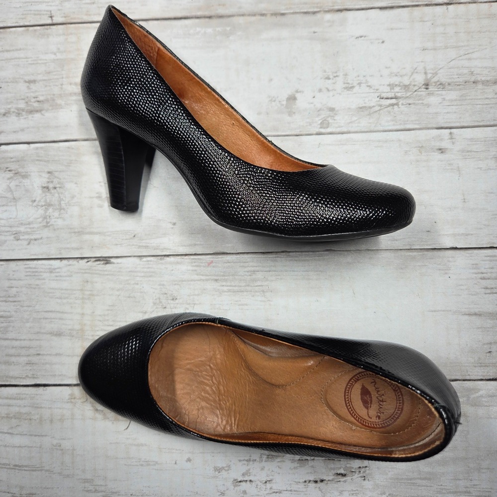 Nurture Marjorrie Pumps Round Toe Womens 6M Black Textured Leather Heels